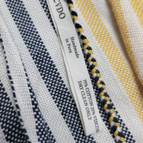 Escvdo Peru Wrap Shawl Women's OS One Size Fringe Striped Yellow Ivory - Picture 3 of 6